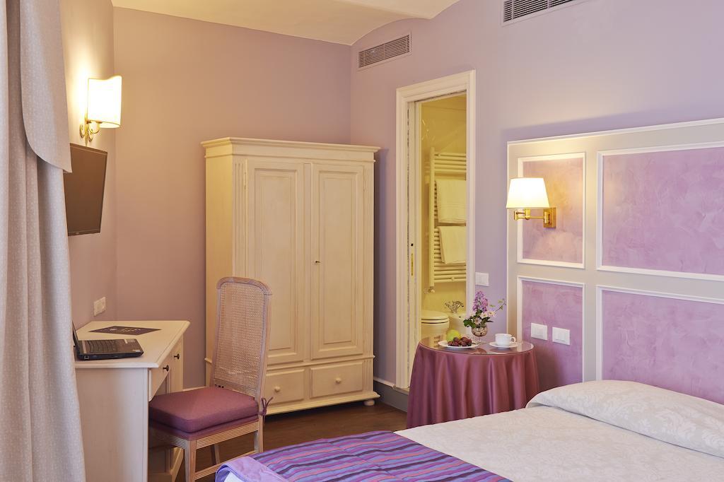 佛罗伦萨卡皮塔尔酒店 客房 照片